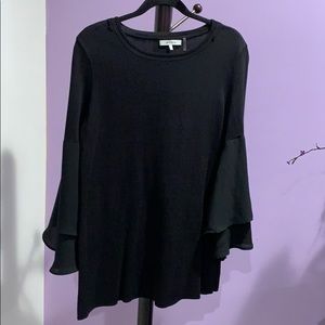 Zozo Black Tiered sleeve blouse Sz L